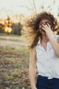 How to Promote Healthy Hair Growth: Simple Tips for Luxurious Locks